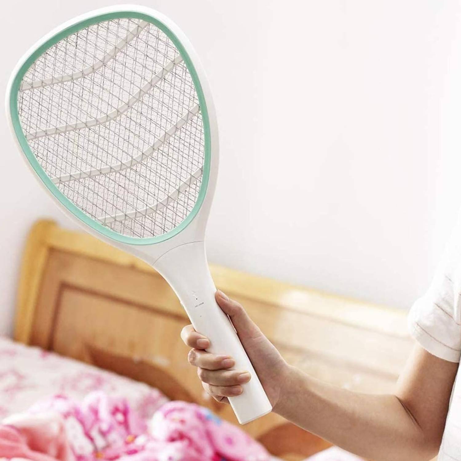 Electric racket swatter
